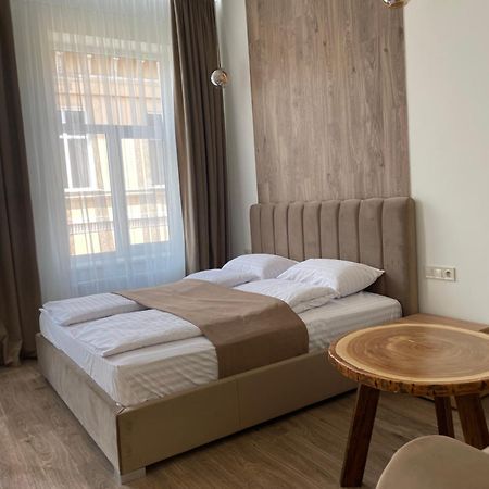 Appartement Тиктора, 3 Центр à Lviv Extérieur photo